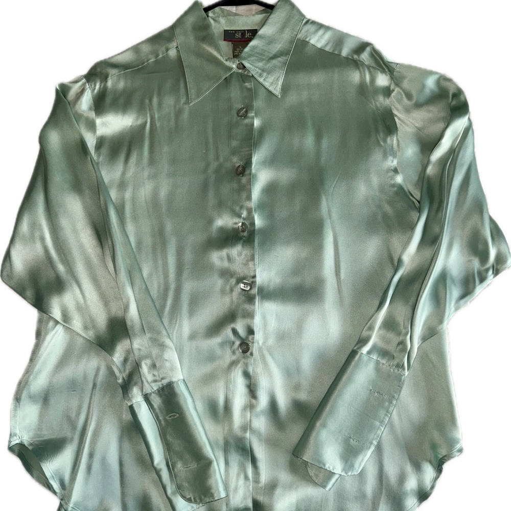 Women’s Pastel mint satin button up shirt